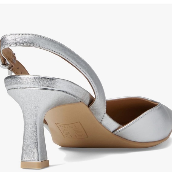 Naturalizer Silver size 8 Slingbacks in EUC - Picture 2 of 7